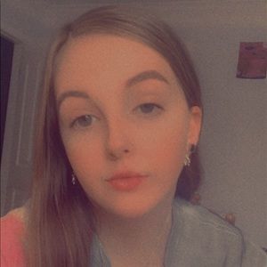 Meet your Posher, Courtney